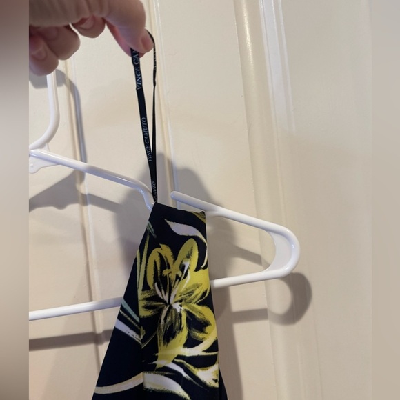 Vince Camuto Women’s fit and flare Dress Floral Pleated Pockets v neck - Picture 8 of 10